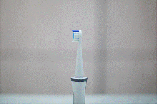 告别手动牙刷 Mcomb R3负离子声波电动牙刷测评