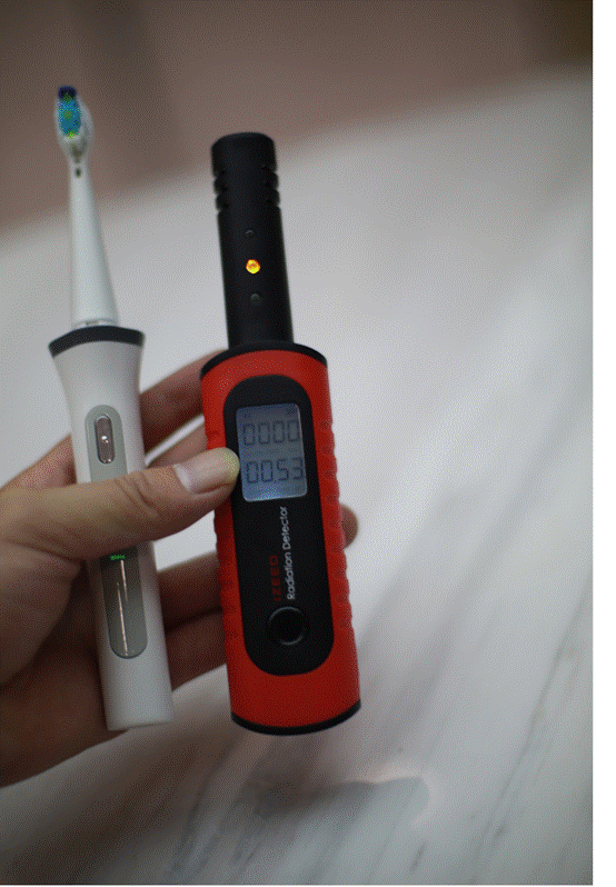 告别手动牙刷 Mcomb R3负离子声波电动牙刷测评